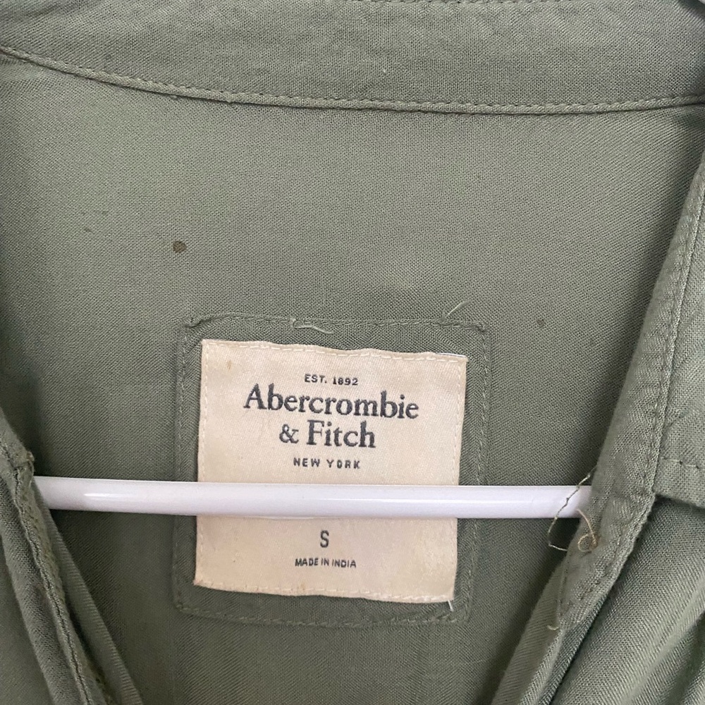 A&F soft button down - Picture 2 of 5